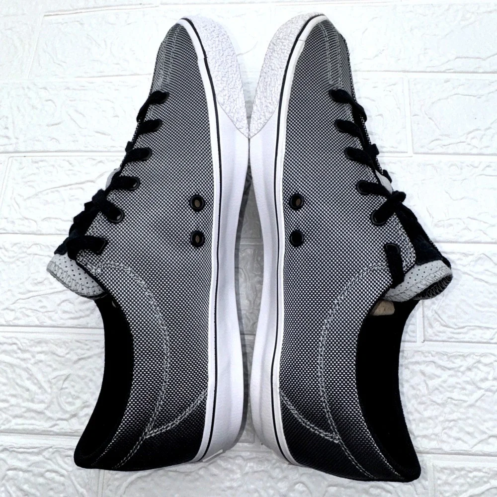Dead Stock 2012 Men Sz 11 Women  Sz 12.5 K-SWISS Clean Laguna T VNZ  Storm/Black